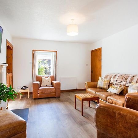 אלנס Mike'S 3-Bedroom Countryside Cottage מראה חיצוני תמונה